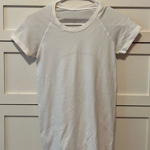 white lululemon swiftly tech